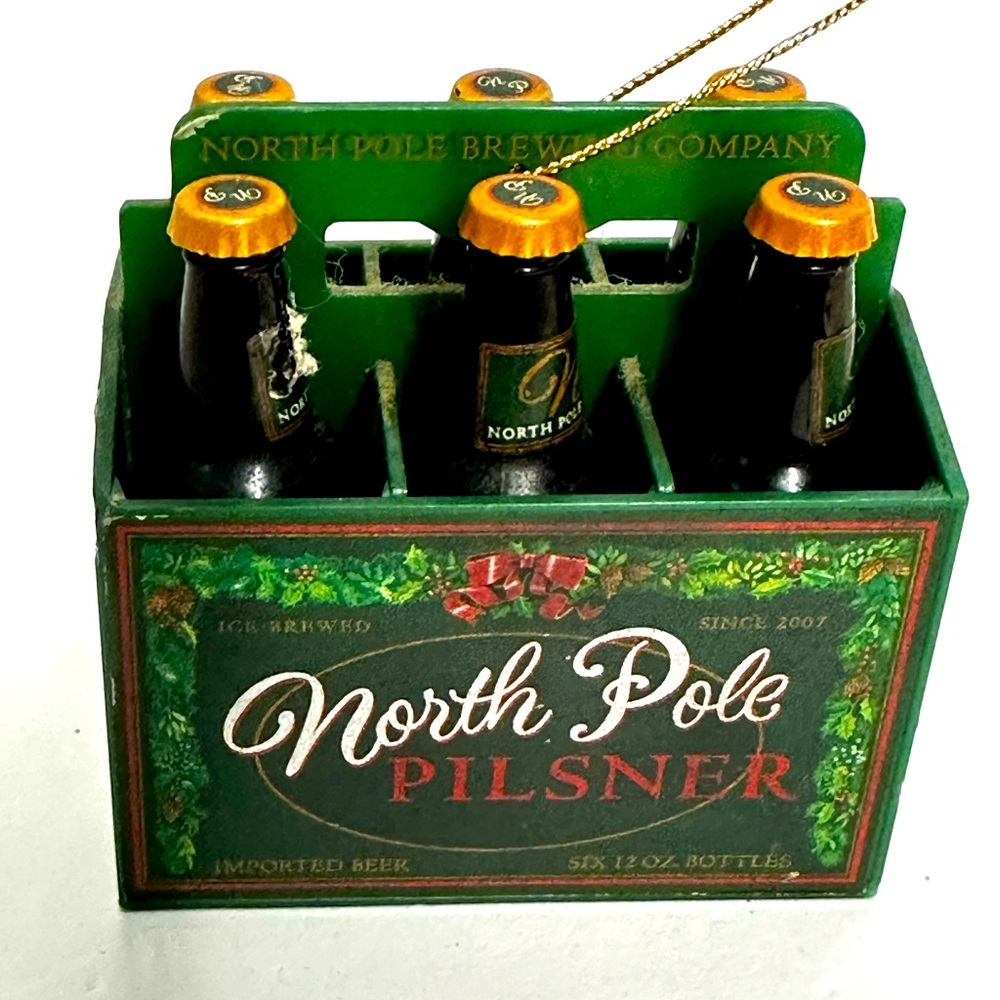 Hallmark Keepsake Christmas Ornament North Pole Pilsner Six Pack‎ Of Beer 2007
